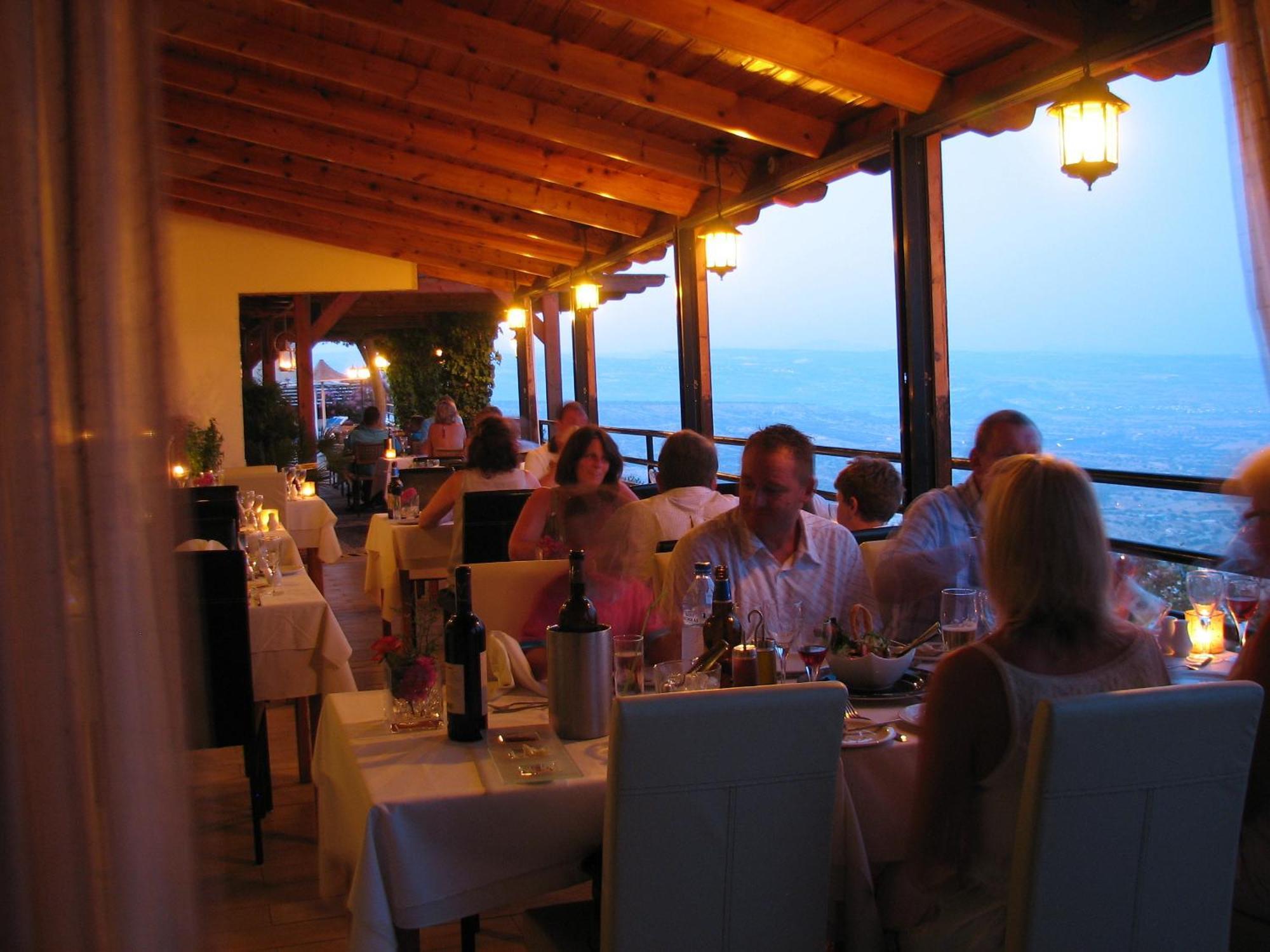 Hill View Hotel Apartments Pissouri Bagian luar foto