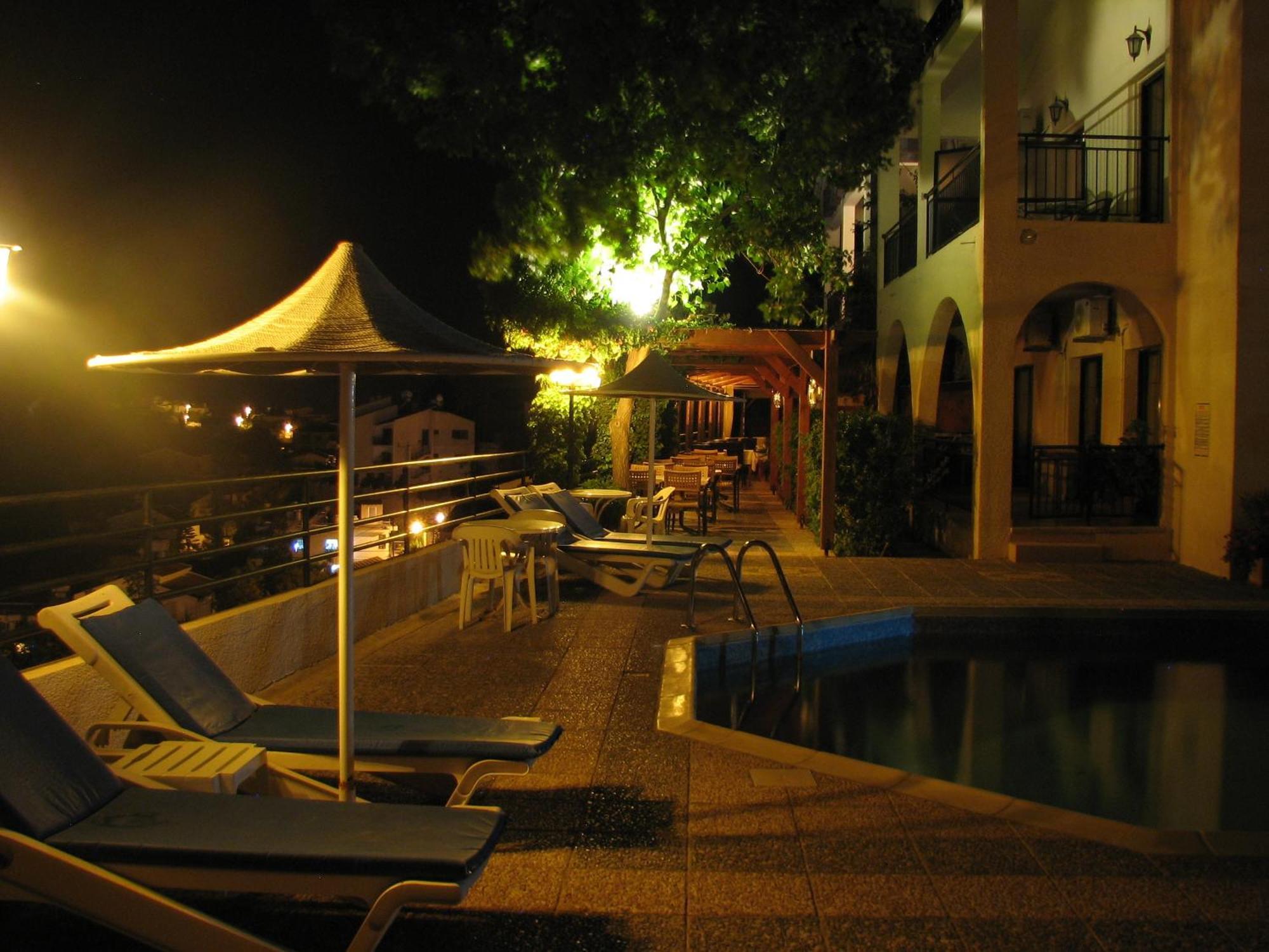 Hill View Hotel Apartments Pissouri Bagian luar foto