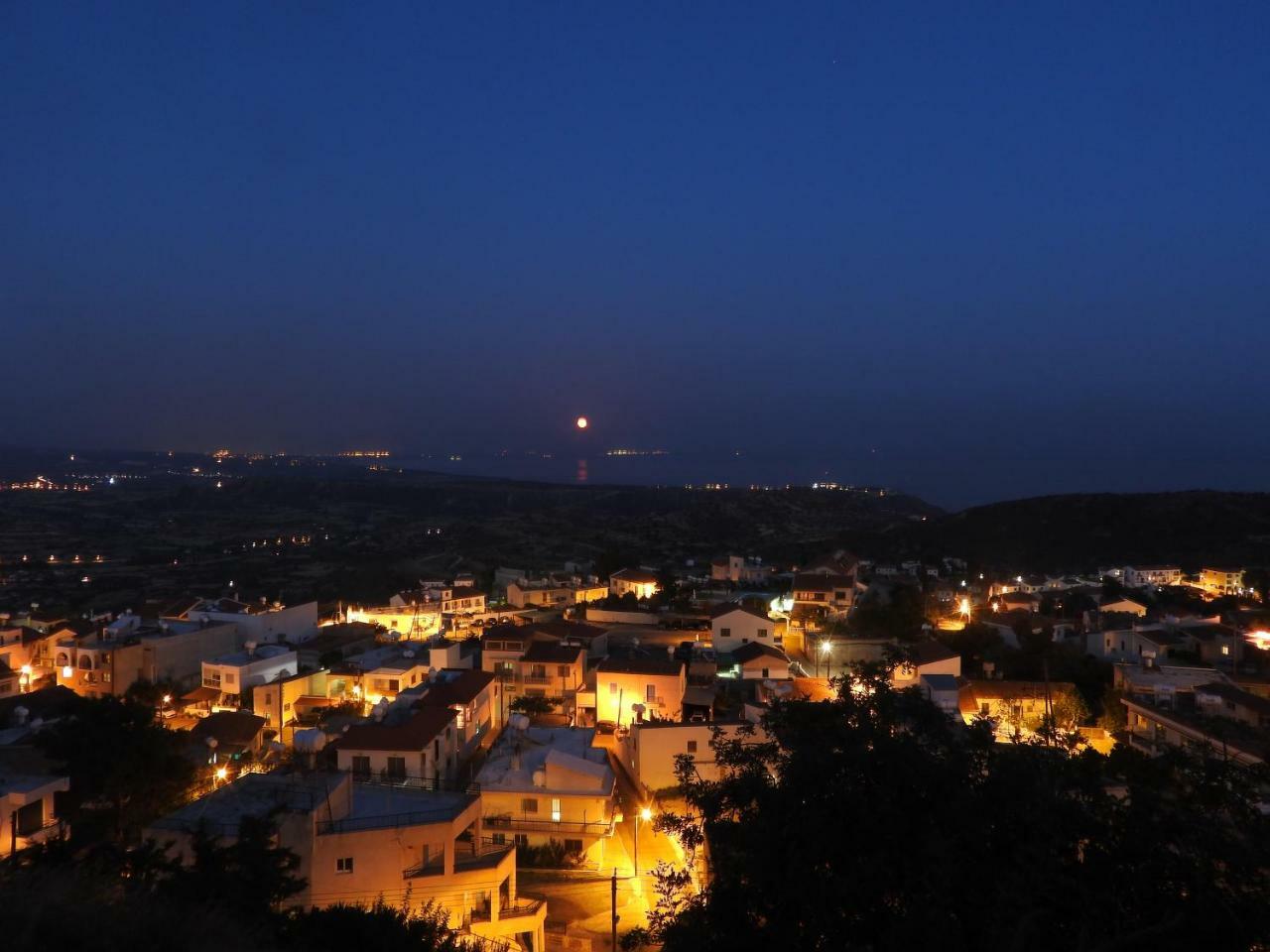 Hill View Hotel Apartments Pissouri Bagian luar foto